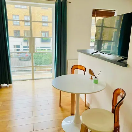 Modern Flat In Canary Wharf London Exterior photo
